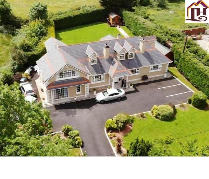 キャッスルメイン Leabrook House Bed & Breakfast エクステリア 写真