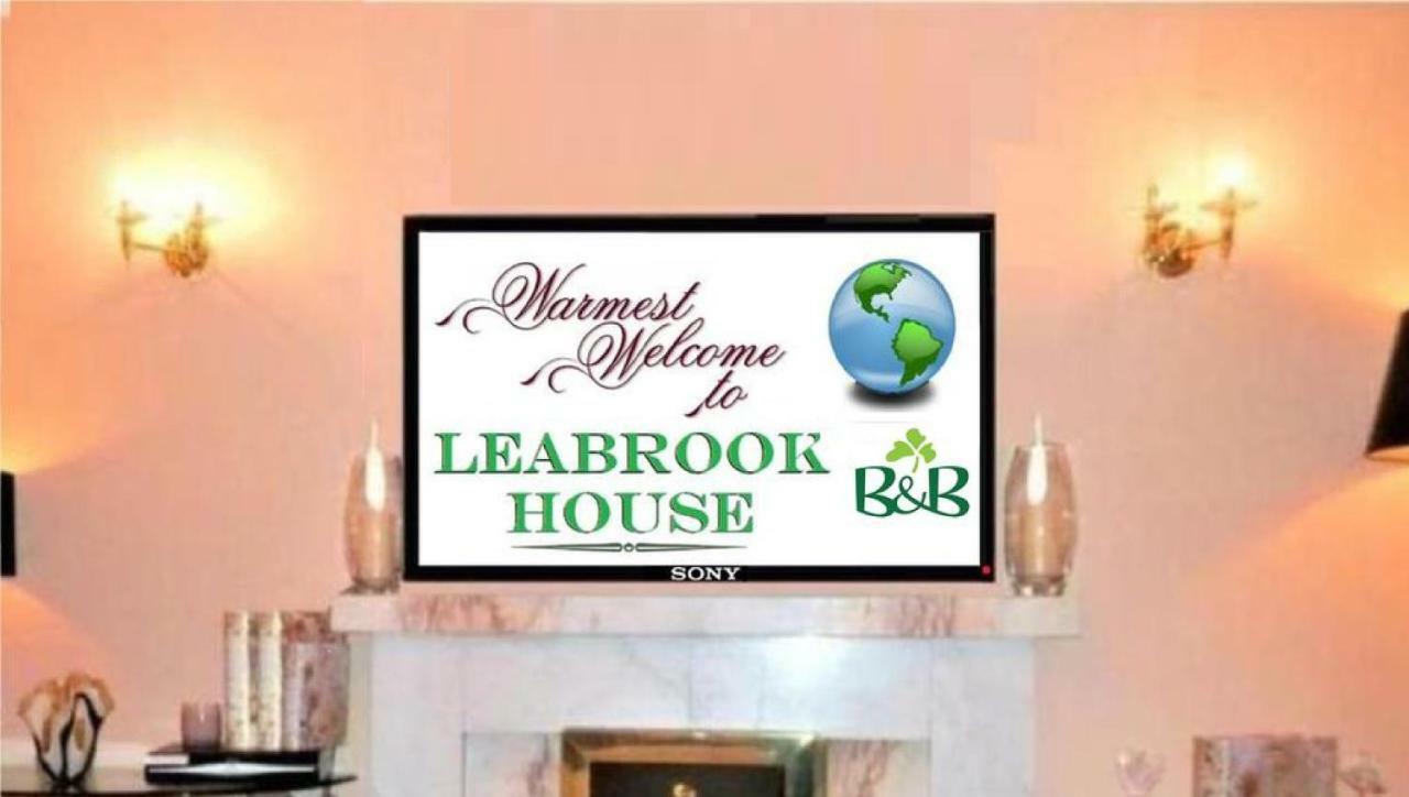 キャッスルメイン Leabrook House Bed & Breakfast エクステリア 写真